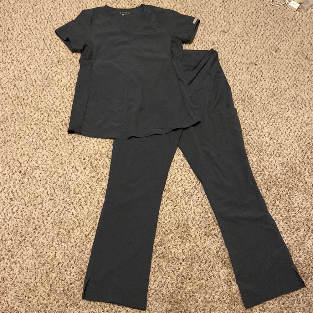 Gray Medcouture women’s maternity size small scrubs